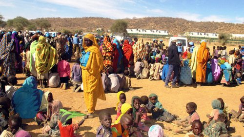 newly_displaced_persons_in_sortoni_north_darfur_who_sought_refuge_near_unamid_s_site_following_clashes_between_slm-aw_and_government_forces_in_jebel_marra_10_february_2016._unamid-69984